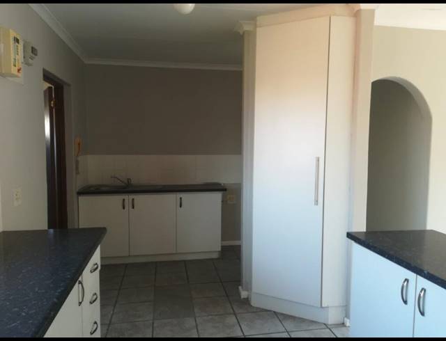 3 BEDROOM TOWNHOUSE RENTED IN HUMEWOOD